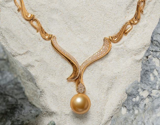 Swan Necklace