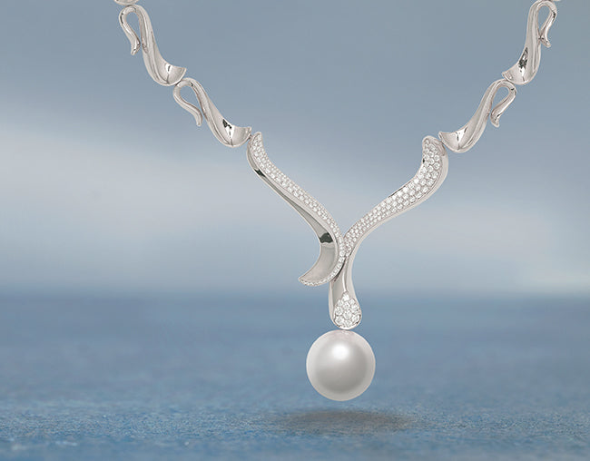 Swan Necklace